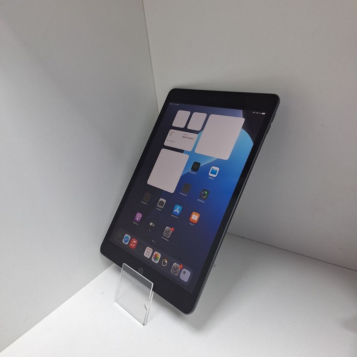 Планшет Apple iPad (9 поколение) 10.2 Wi-Fi 3/64 Серый