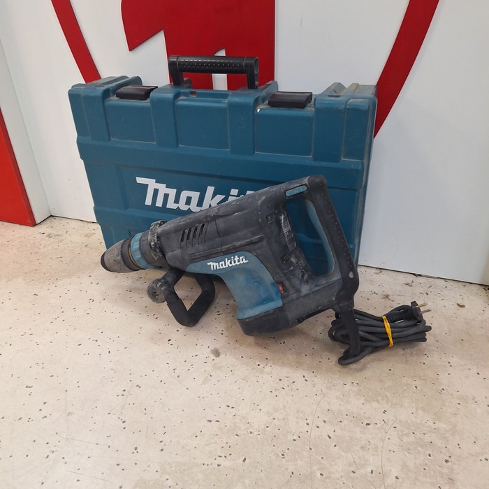 Отбойный молоток Makita Hm1213c