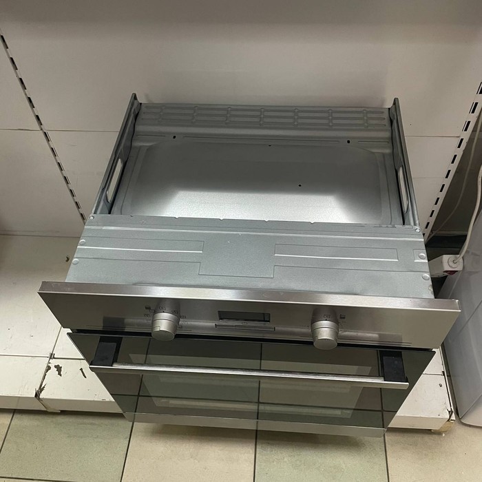 Духовой шкаф Electrolux ezb53400ax