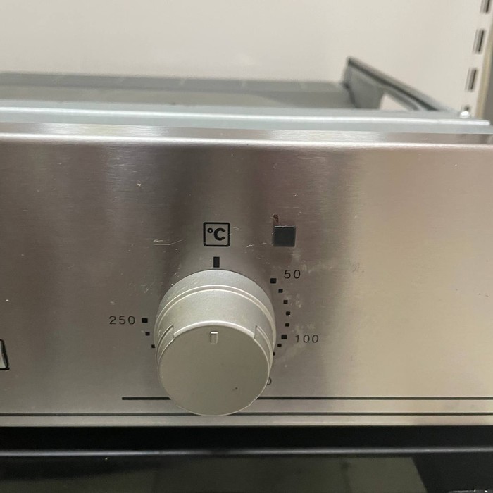 Духовой шкаф Electrolux ezb53400ax