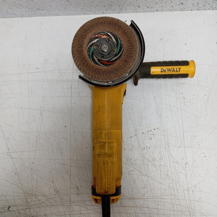 Болгарка DeWalt DWE4217-QS