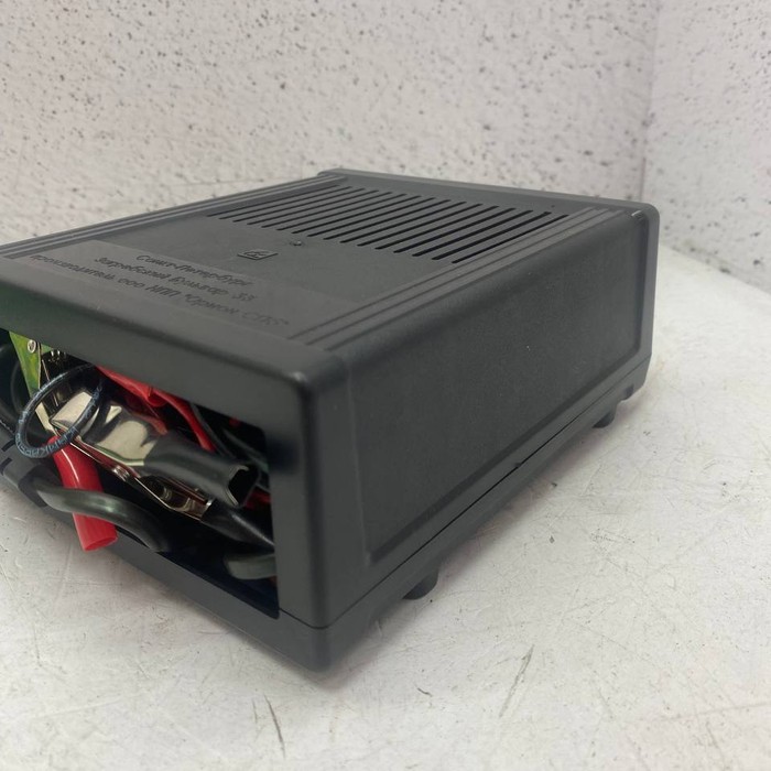 Автомобильное зарядное устройство Вымпел 265