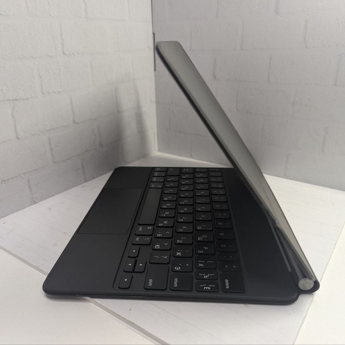 Клавиатура Apple Magic Keyboard для iPad Pro 11 (2024)
