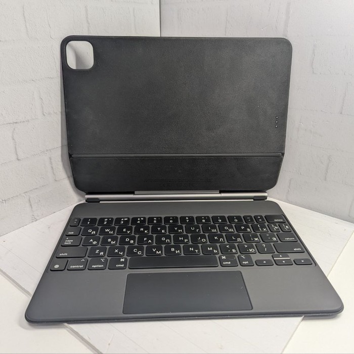 Клавиатура Apple Magic Keyboard для iPad Pro 11 (2024)
