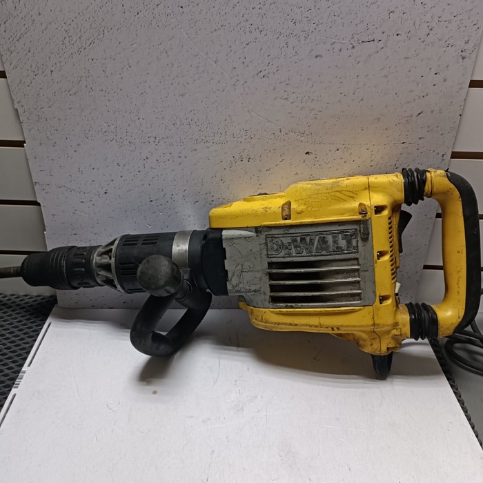 Отбойный молоток Dewalt D25901