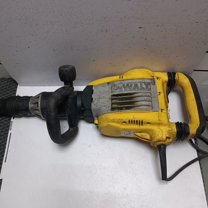 Отбойный молоток Dewalt D25901