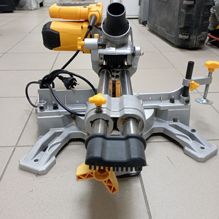 Торцовочная пила Deko DKMS2000-255 Laser