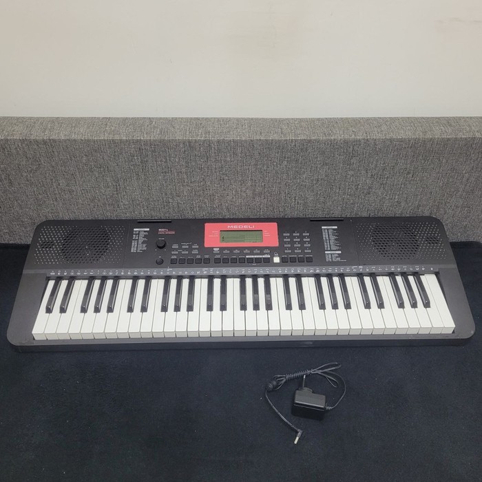 Синтезатор Medeli M221L