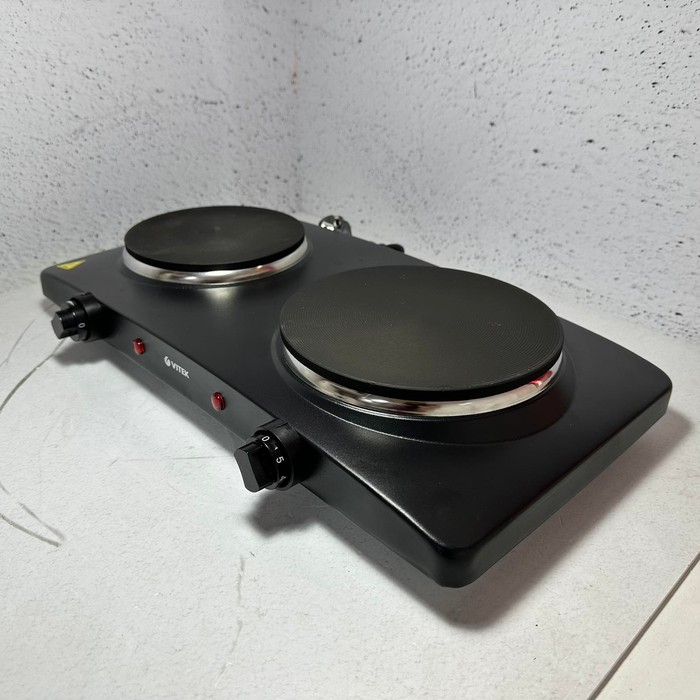 Настольная электрическая плита Vitek VT-3704