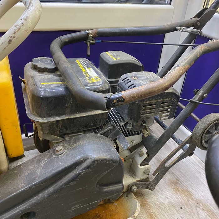 Вибромашина Champion G210HK