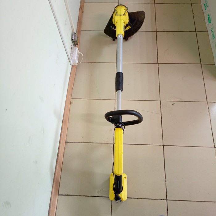 Триммер для травы Karcher LTR 18-30