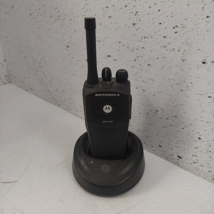 Рация Motorola CP140