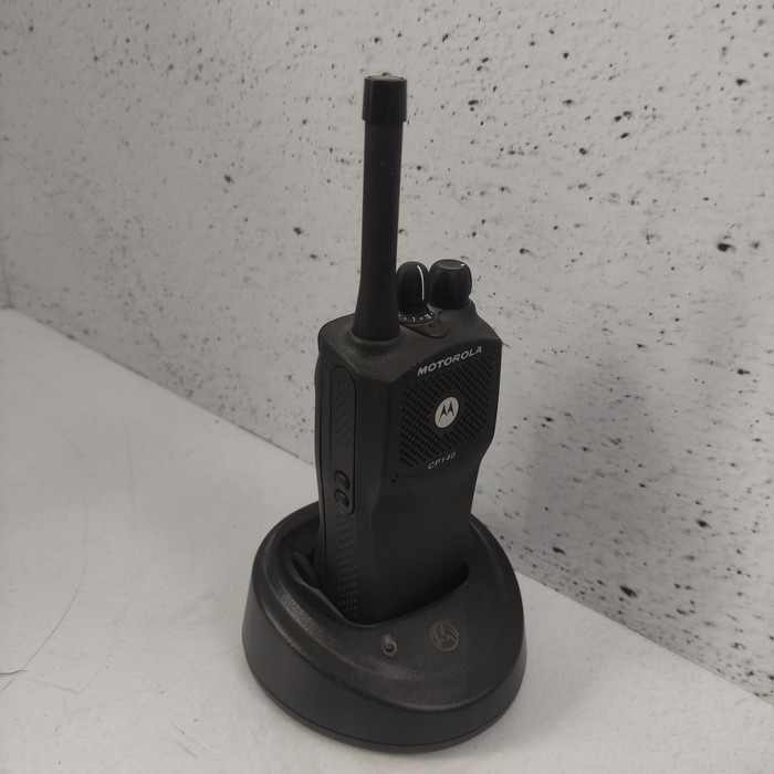 Рация Motorola CP140