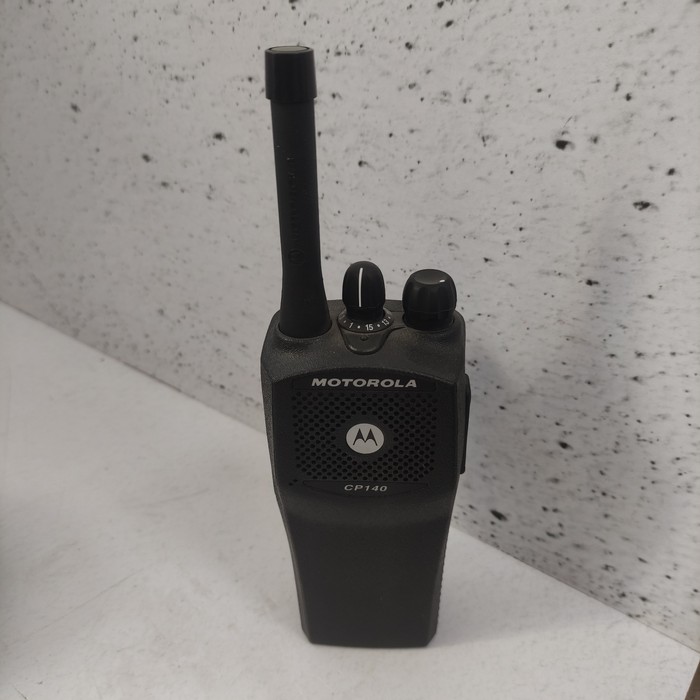 Рация Motorola CP140
