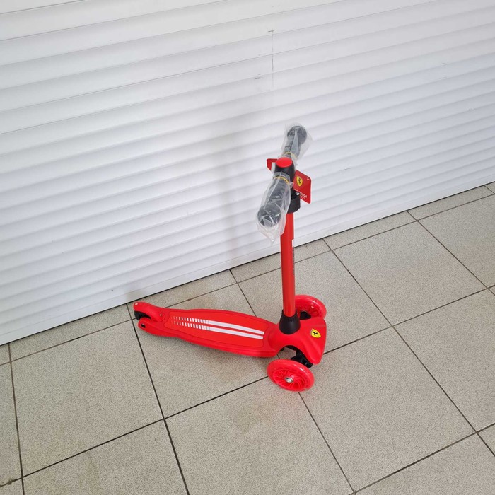 Самокат FERRARI CL-11-00004