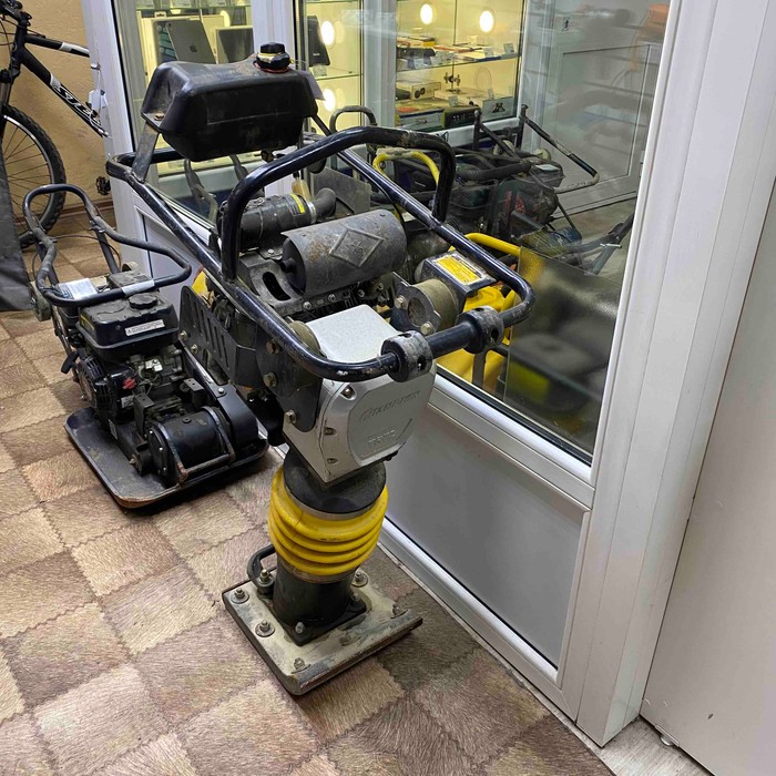 Вибромашина Champion TR72