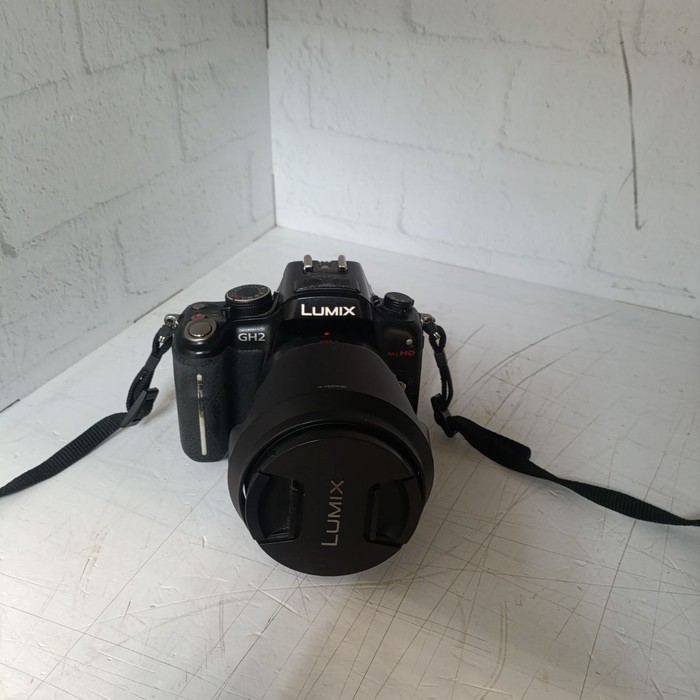 Зеркальный фотоаппарат Panasonic DMC-GH2