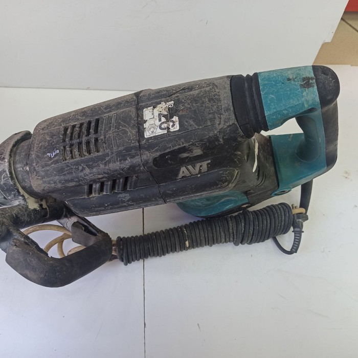 Отбойный молоток Makita Hm1213c