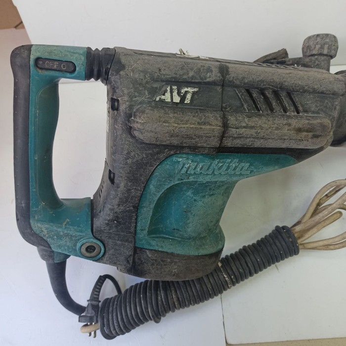 Отбойный молоток Makita Hm1213c