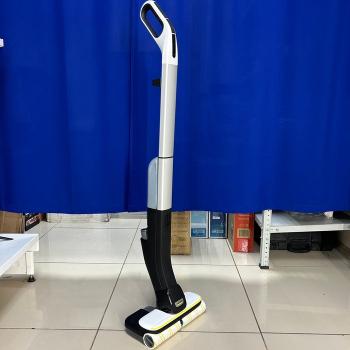 Вертикальный пылесос KARCHER FC 4-4
