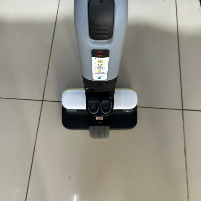 Вертикальный пылесос KARCHER FC 4-4