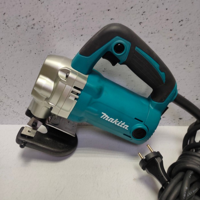 Электроножницы Makita JS3201J