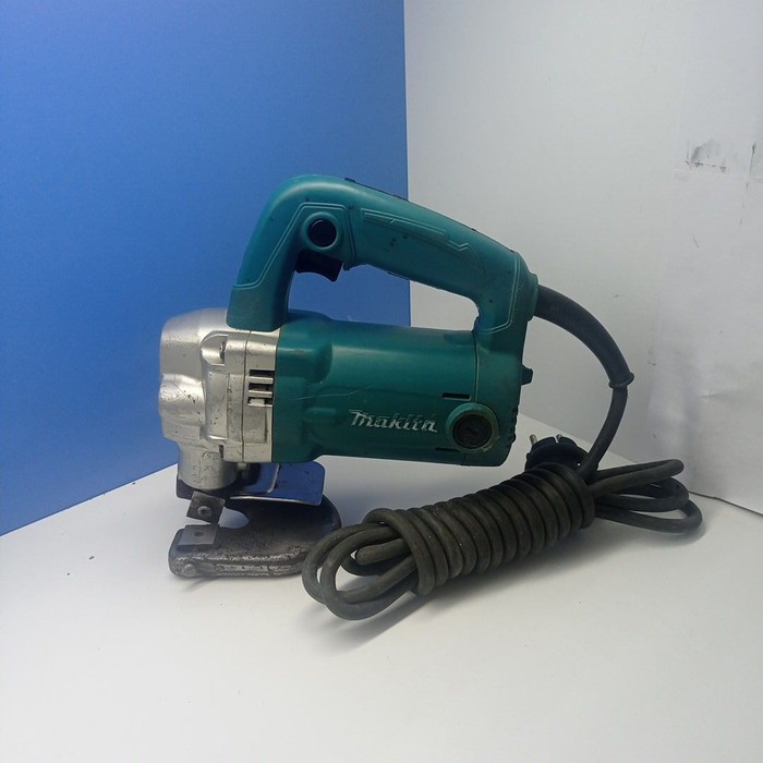 Электроножницы Makita JS3201J