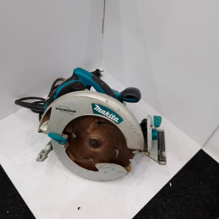 Циркулярная пила Makita 5008MG