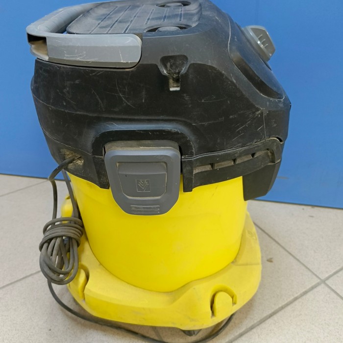 Напольный пылесос KARCHER KWD 3