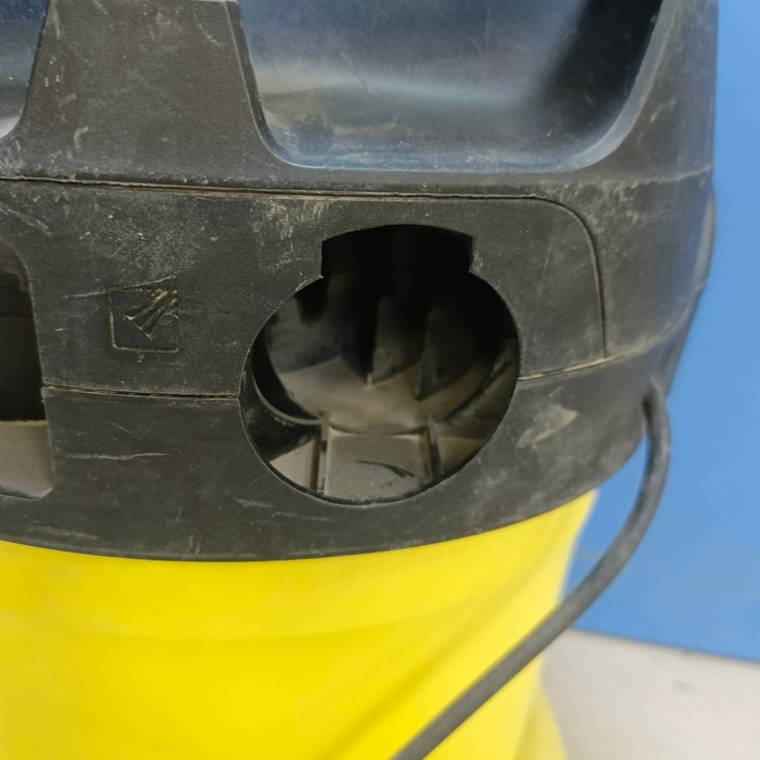 Напольный пылесос KARCHER KWD 3