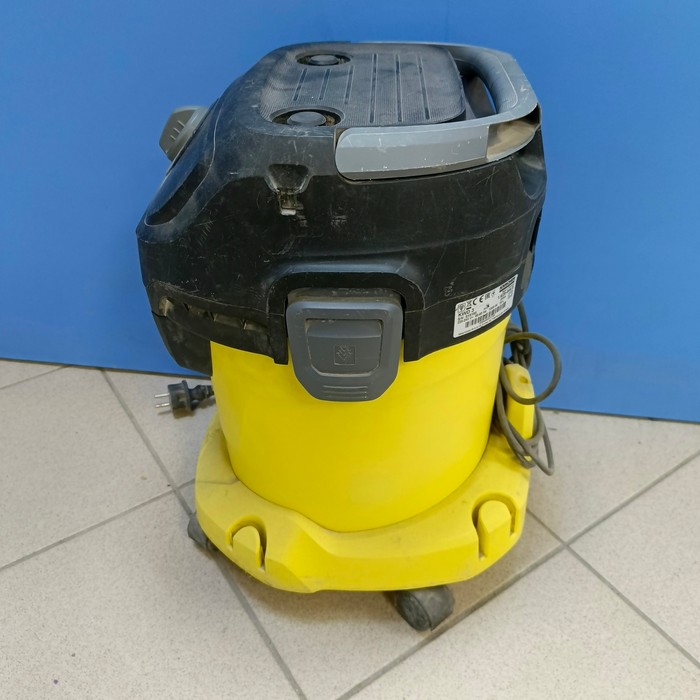 Напольный пылесос KARCHER KWD 3