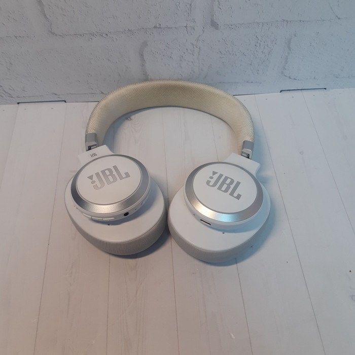 Наушники JBL Live 660NC