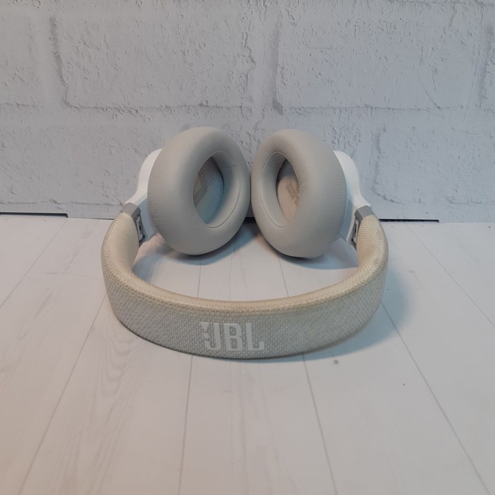 Наушники JBL Live 660NC