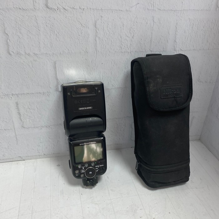 Nikon SB-900