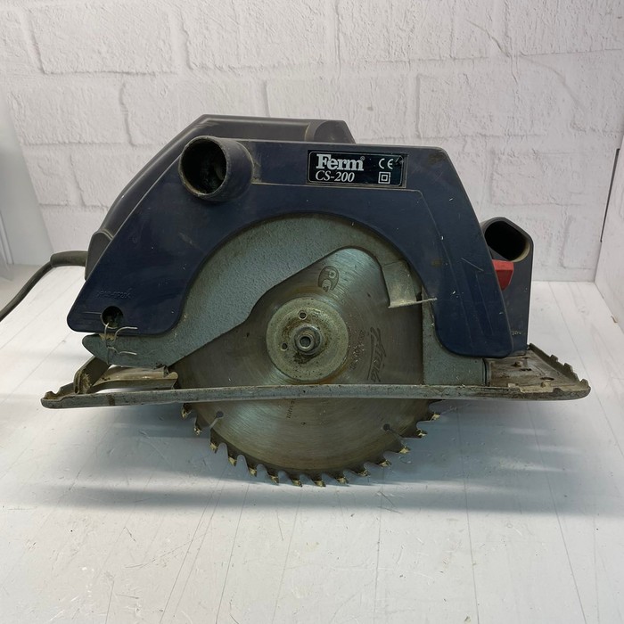 Циркулярная пила Ferm CS 200