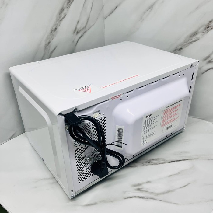 Микроволновая печь BBK 20MWS-728S