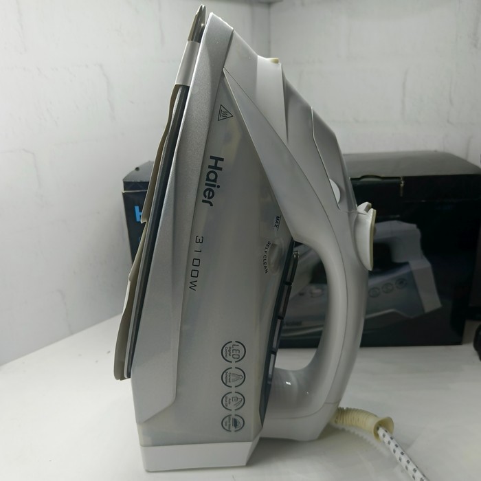 Утюг Haier HI-600