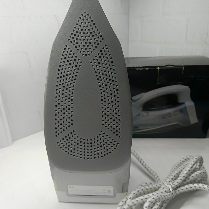 Утюг Haier HI-600