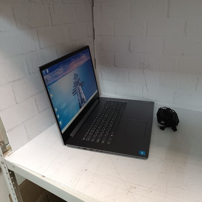 Ноутбук Lenovo 82KB
