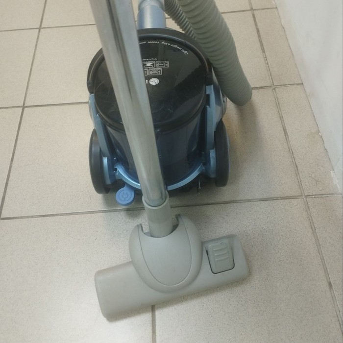 Напольный пылесос LG V-C7145HT