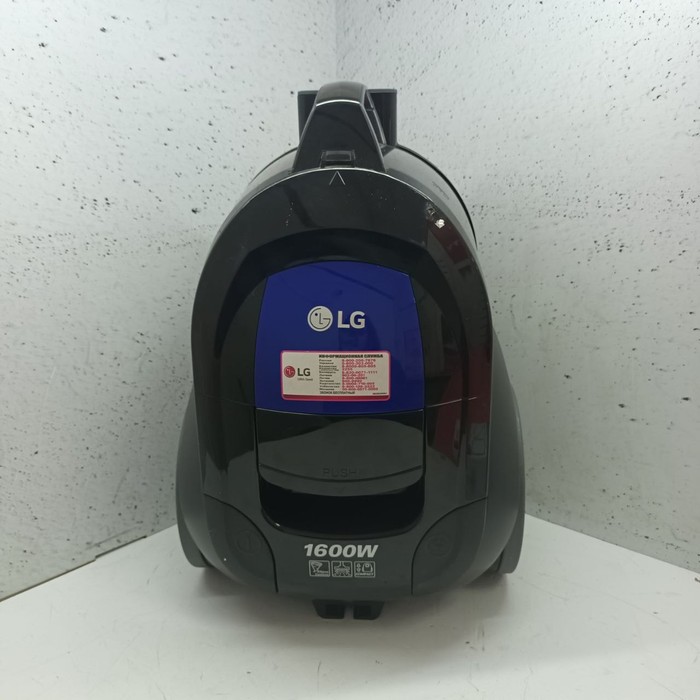 Напольный пылесос LG VK69662N