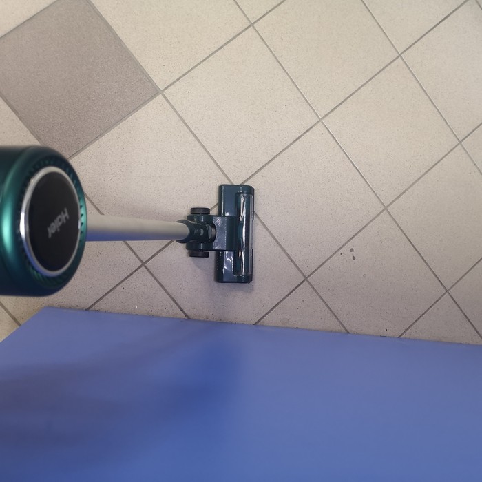 Вертикальный пылесос Haier HVC 400В