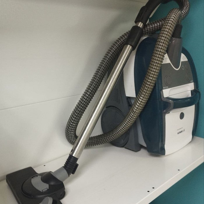 Напольный пылесос Bosch BWD41720/04