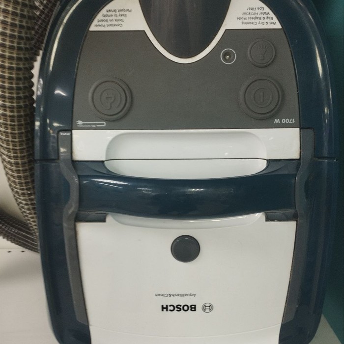 Напольный пылесос Bosch BWD41720/04