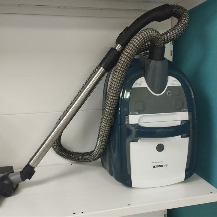 Напольный пылесос Bosch BWD41720/04