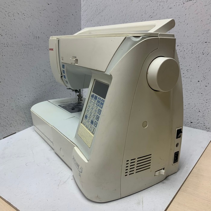 Швейная машина Janome Skyline S3