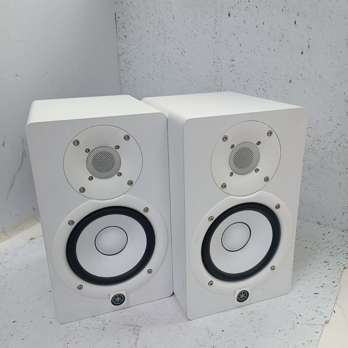 Акустическая система YAMAHA HS5