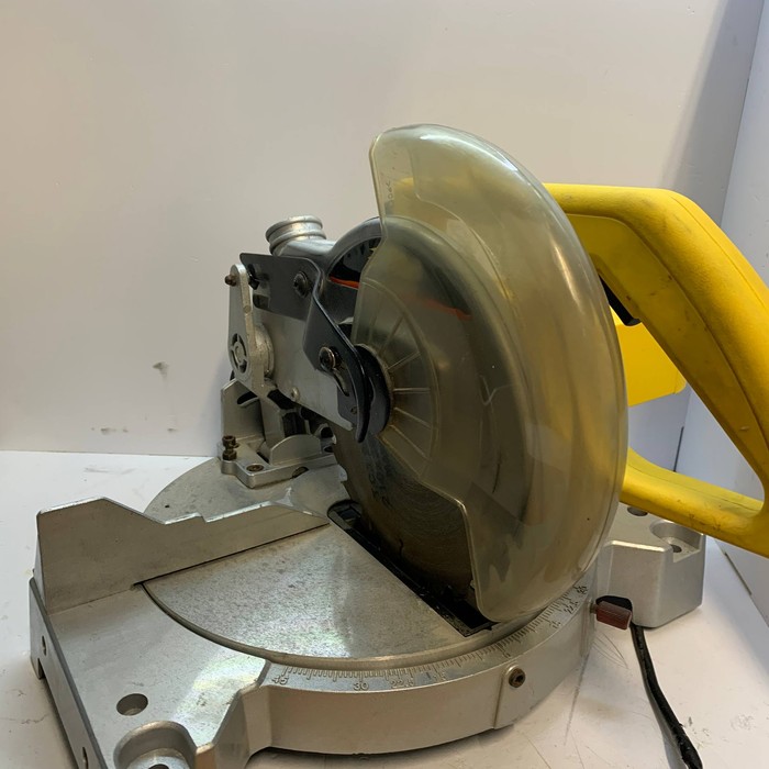 Торцовочная пила Энкор Корвет 8М