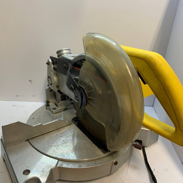 Торцовочная пила Энкор Корвет 8М