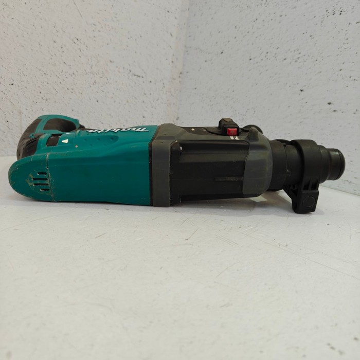 Перфоратор Makita HR2470